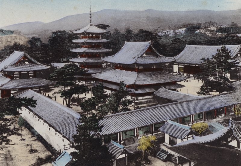Japan, ca 1912: Horyu-ji, det äldsta buddhistiska templet i Japan, byggt för cirka 1300 år sedan, Yamato (foto) av Photographer Japanese