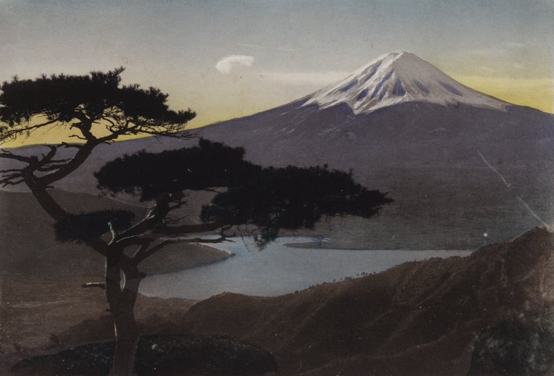Japan, ca 1912: Mount Fuji från Misaka Pass (foto) av Photographer Japanese
