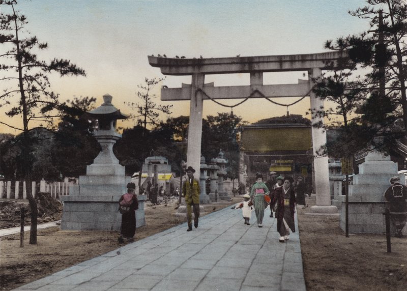 Japan, ca 1912: Nanko Shrine, Kobe (foto) av Photographer Japanese