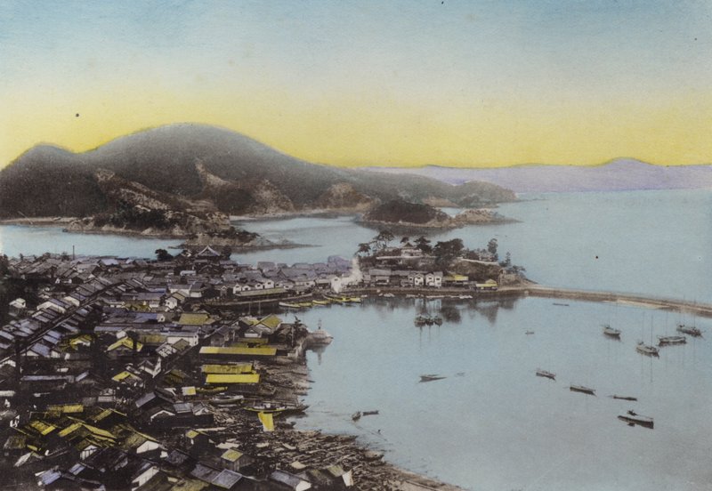 Japan, ca 1912: Tomo i Bingoprovinsen i innanhavet; En liten hamn känd för sin skönhet (foto) av Photographer Japanese