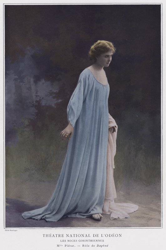 Marie-Therese Pierat som Daphne i Les Noces Corinthiennes (färgat foto) av Reutlinger Studio