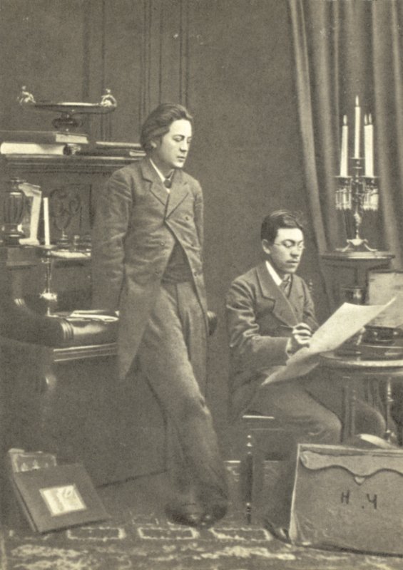 Anton Tjechov (till vänster) med sin bror Nikolay i Moskva av Russian Photographer