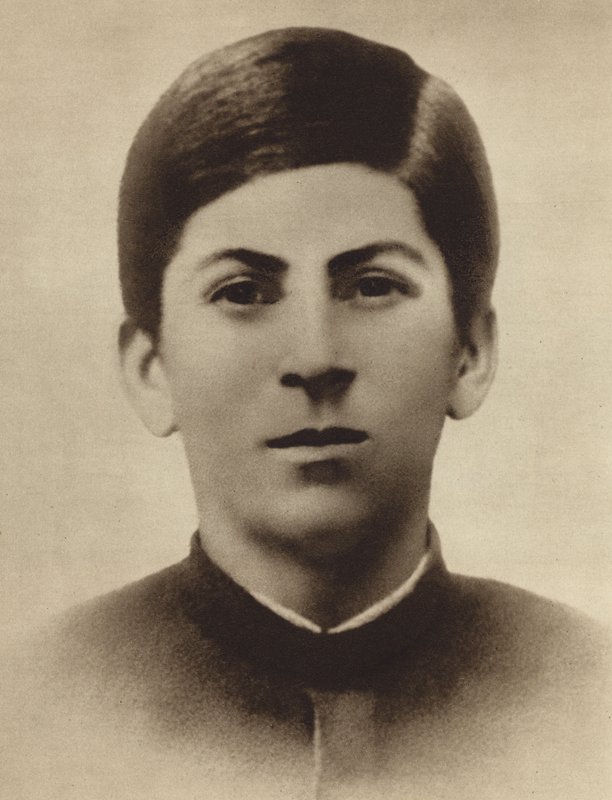 Joseph Stalin vid tiden för sin examen från Gori divinity school, Georgia, 1894 av Russian Photographer