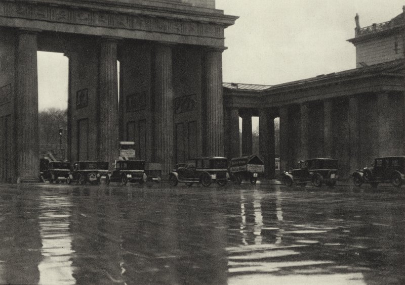 Berlin: Brandenburger Tor; Brandenburger Tor (s/v foto) av Sasha Stone