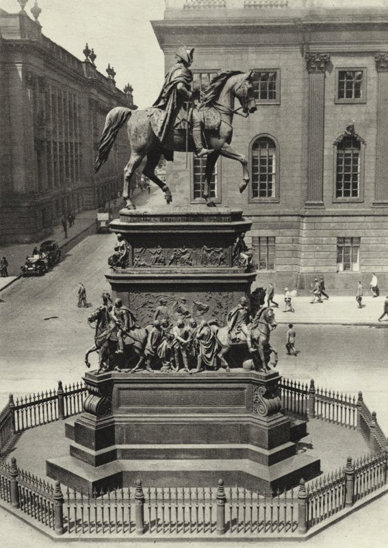 Berlin: Monument till Fredrik den store; Monument över Fredrik den store (s/v foto) av Sasha Stone