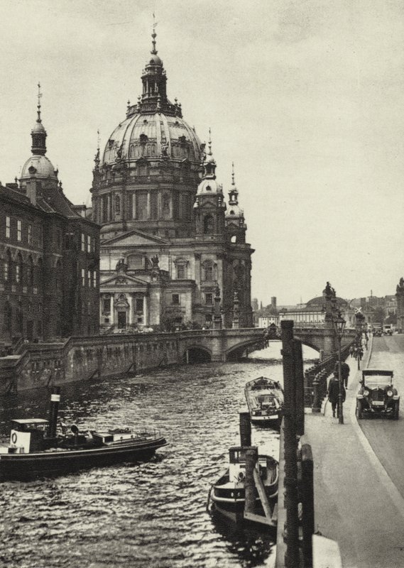 Berlin: Dom; Katedralen (s/v foto) av Sasha Stone