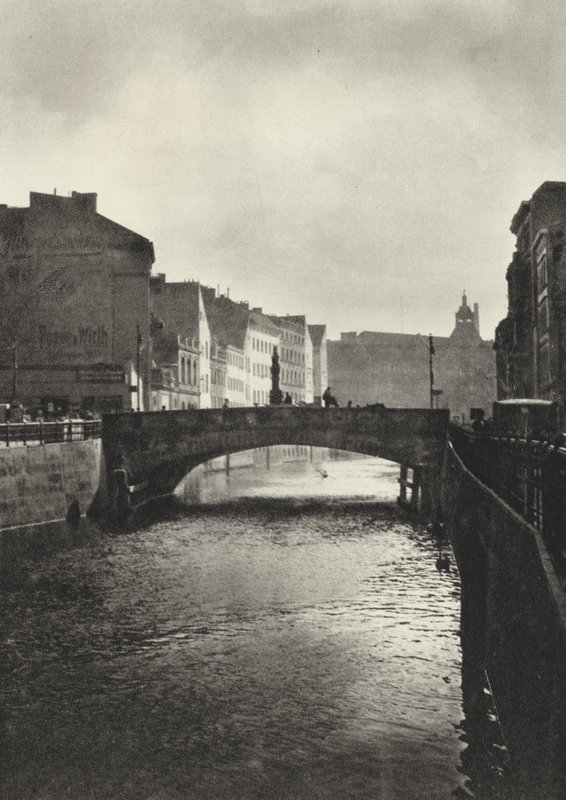 Berlin: Rossstrassen-Brucke (s/v foto) av Sasha Stone