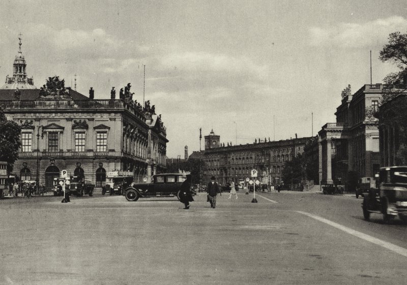 Berlin: Armory och Kronprinspalatset; Arsenal och kronprinspalatset (s/v foto) av Sasha Stone