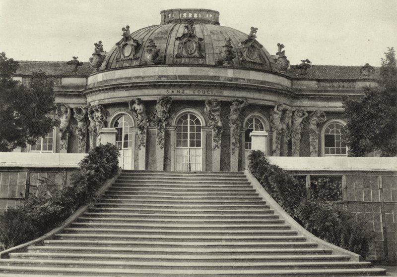 Potsdam, Schloss Sanssouci; Sanssouci Palace (s/v foto) av Sasha Stone