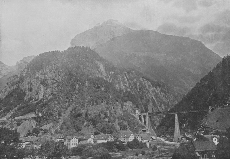 Amsteg, Gotthard Line (s/v foto) av Swiss Photographer