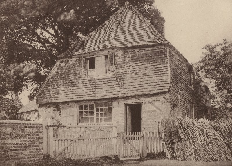 Stuga vid hörnet av kyrkogården, Hellingley, Sussex (svartvitt foto) av William Galsworthy Davie