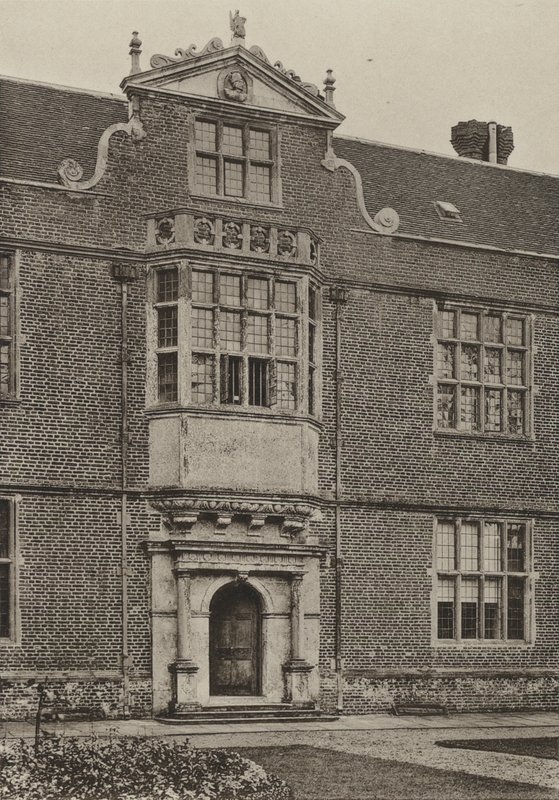 Dörröppning, Entrance Bay, South Wing, Cobham Hall (s/v foto) av William Galsworthy Davie