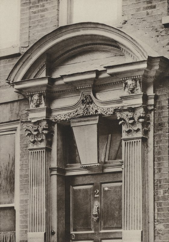 Doorway, Great St Helens, London (s/v foto) av William Galsworthy Davie