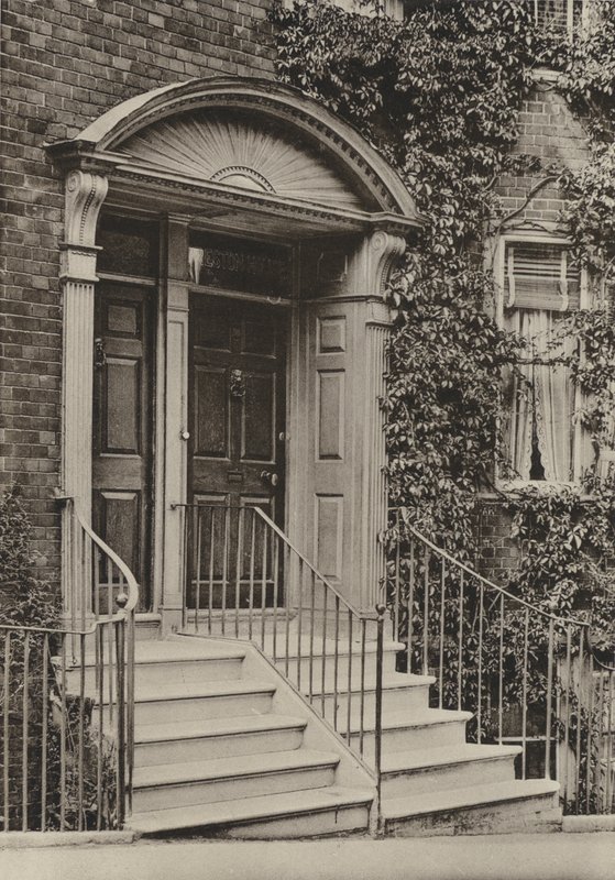 Doorway, High Street, Lewes, Sussex (s/v foto) av William Galsworthy Davie