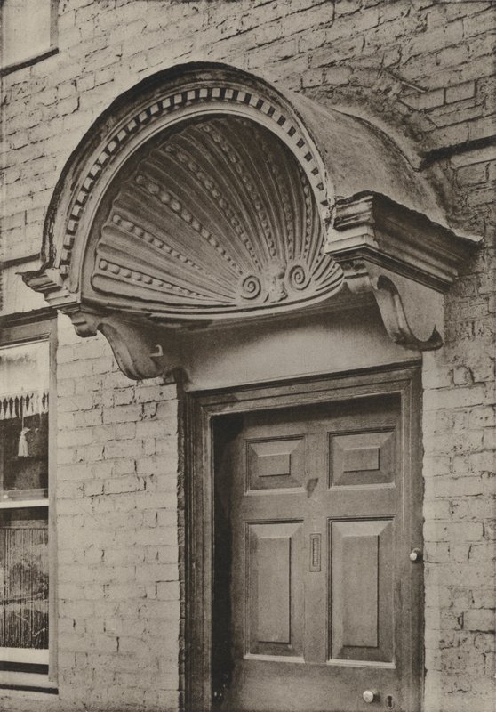 Doorway, Ledbury, Herefordshire (s/v foto) av William Galsworthy Davie