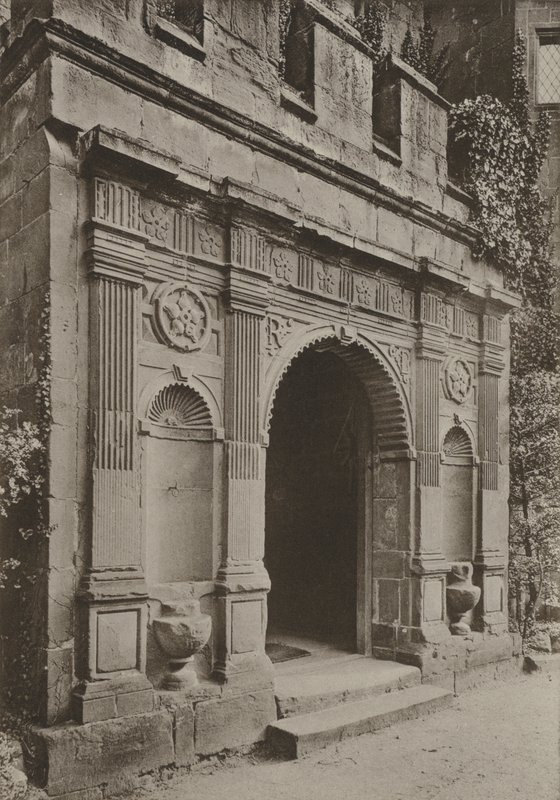 Dörröppning, veranda vid Gate House, Kenilworth (s/v foto) av William Galsworthy Davie