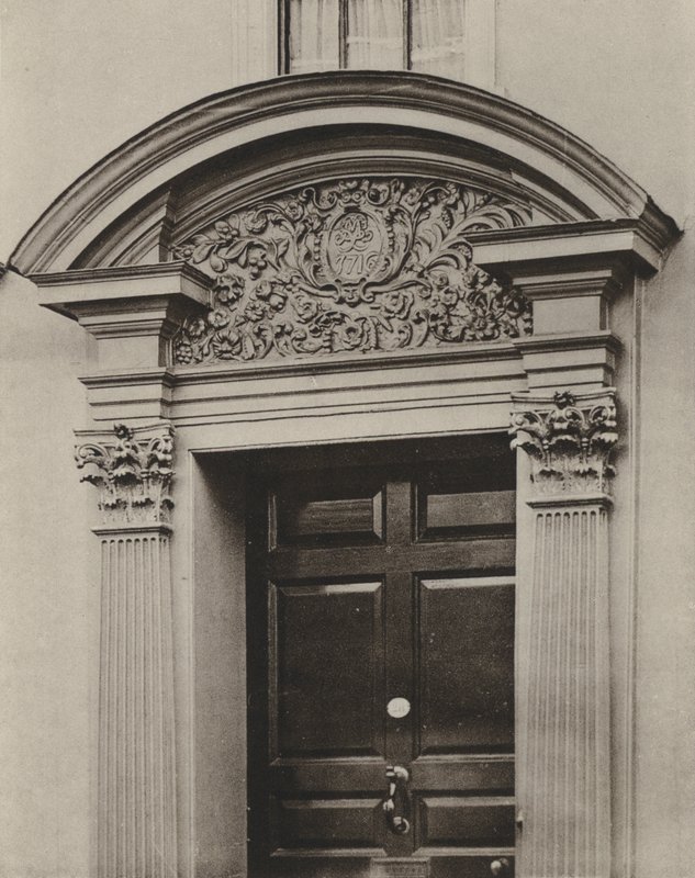 Dörröppning, Pudding Lane, Maidstone, Kent (s/v foto) av William Galsworthy Davie