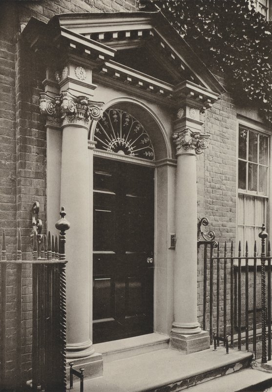 Doorway, Redhill Road, Reigate, Surrey (s/v foto) av William Galsworthy Davie