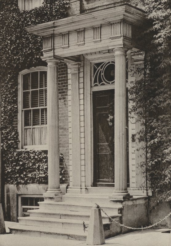 Doorway, Southgate Street, Winchester (s/v foto) av William Galsworthy Davie