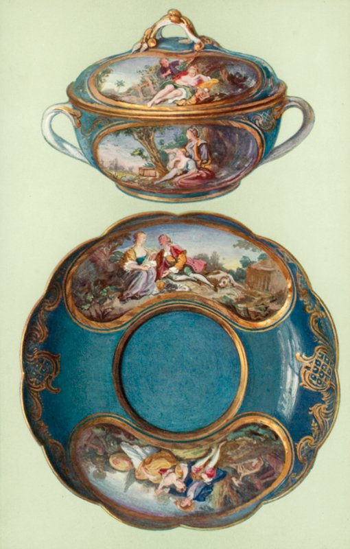 Ecuelle och stativ, Sevres, turkosblå, med paneler efter Boucher (färg litho) av William Gibb