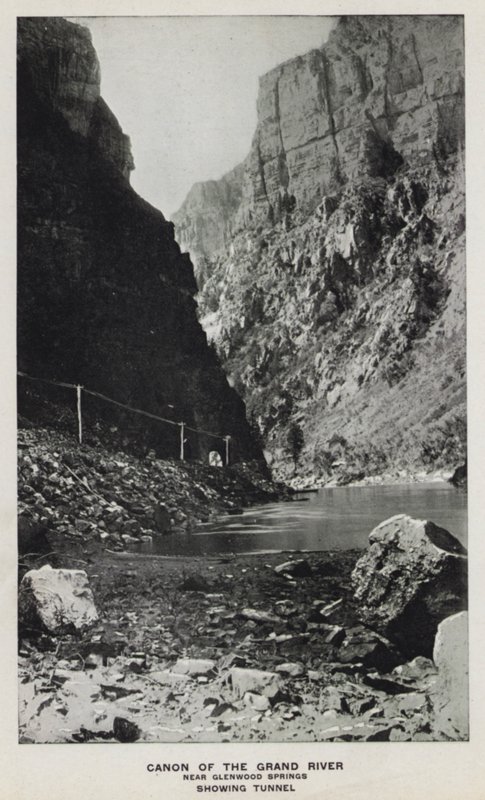 Canyons of Colorado: Canon of the Grand River, nära Glenwood Springs, visar tunnel (s/v foto) av William Henry Jackson