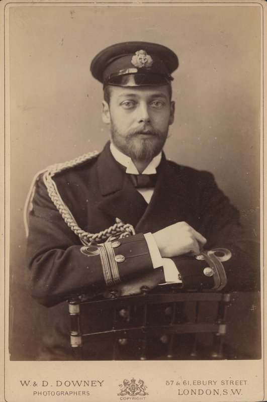 Prins George av Wales i marinuniform av William and Daniel Downey