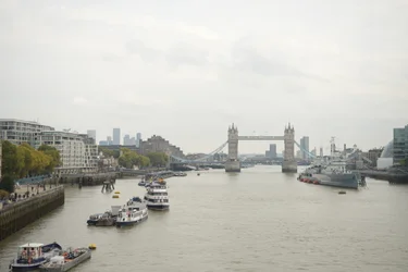London Bridge över Themsen i hjärtat av London