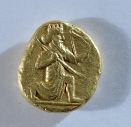 Daric som visar Darius som en kunglig bågskytt (guld) (framsidan)