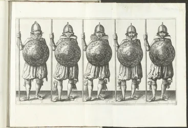 Sköld- och spikövningen: Fem soldater som står sida vid sida i linje med spiran i höger hand vilande på marken och skölden framför bröstet (nr 31), 1618 The Nassausche Wapen-Handinge, van Schilt, Spies, Rappier andde Mål : beyde f