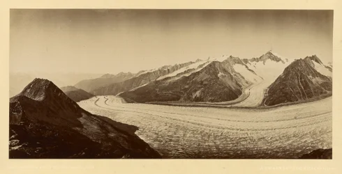 [Snöigt bergspass]
