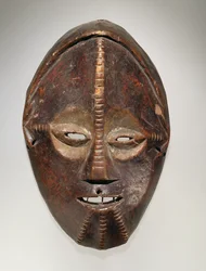 Mask, Ngbaka Culture, från Demokratiska republiken Kongo (trä med pigment)
