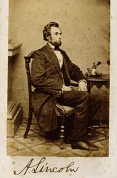 Ett signerat carte-de-visite-fotografi av Abraham Lincoln, 1861