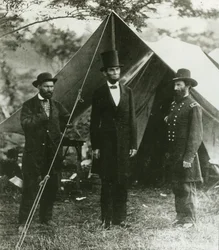 Abraham Lincoln med Allan Pinkerton och generalmajor John A. McClernand, 1862