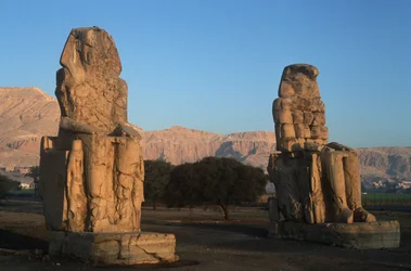 Egypten, forntida Thebe, statyer av Amenhotep III Colossi av Memnon