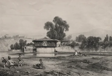 Paviljong vid kanten av en flod.