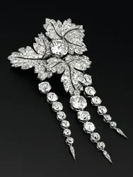 "Vinbärsblad" brosch, ca 1855
