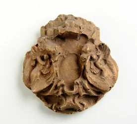 Maquette för en nyckelbåge med en kärleksallegori (bronserad gips)