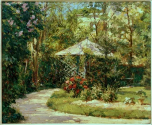 Trädgård med paviljong
