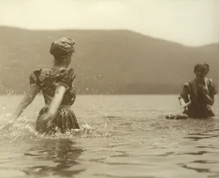 Emmy och Selma, Lake George, 1899.