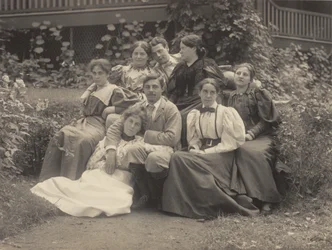 Ma, moster Rosa, Selma, Ag, Emmy, Ralph Bernheim, Hans Wetzler och Minnie Wetzler, Lake George