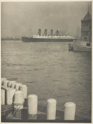 På väg ut, Mauretania, 1910.
