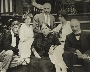 Utan titel (Stieglitz, Agnes, mamma Hedwig, Julius, Selma och Lee på Oaklawns steg)