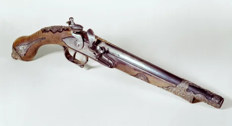 Pistol som tillhör Abd el-Kader (1808-83) (metall)
