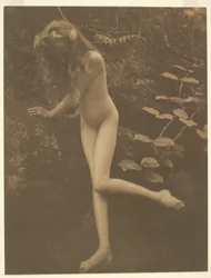 Naken flicka