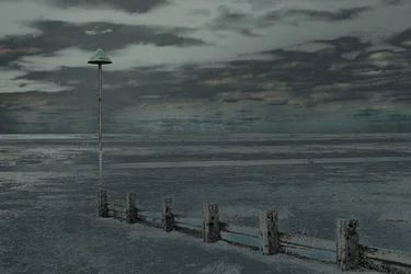 Beach Walk, Leigh-on-Sea, 2018 (handmålat fotografi)