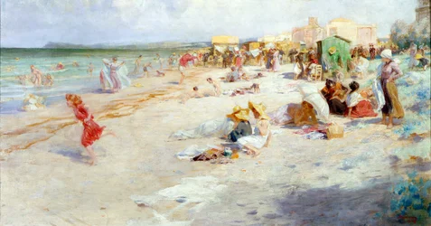 En livlig strand på sommaren