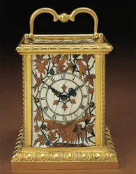 Vagnsklocka, från ett Napoleon III-bordsset i fyra delar, intarsia av Duvinage och Harinckouk, ca 1877 (ormolu-monterad elfenben och fruktträ) (476432 och 476441)