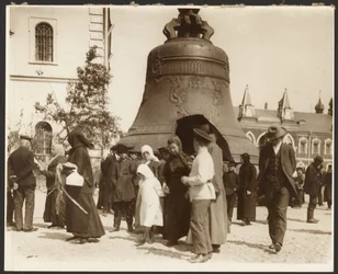 [Fotografier från studieresan till Ryssland som användes för målningen "The Abolition of Serfdom in Russia" (1914), från "Epic of the Slavs Cycle, Moscow"]