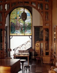 Art Nouveau: utsikt över en lägenhet "" Modern style"" med målat glas av Alphonse Mucha (1860-1939), Musee des Arts Decoratifs Paris