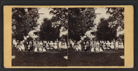 Barn och lekplats, Oneida Community, New York State, ca 1870 (s/v foto)